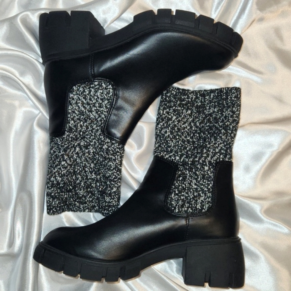 Universal Thread Boots | Size 7.5 - image 1